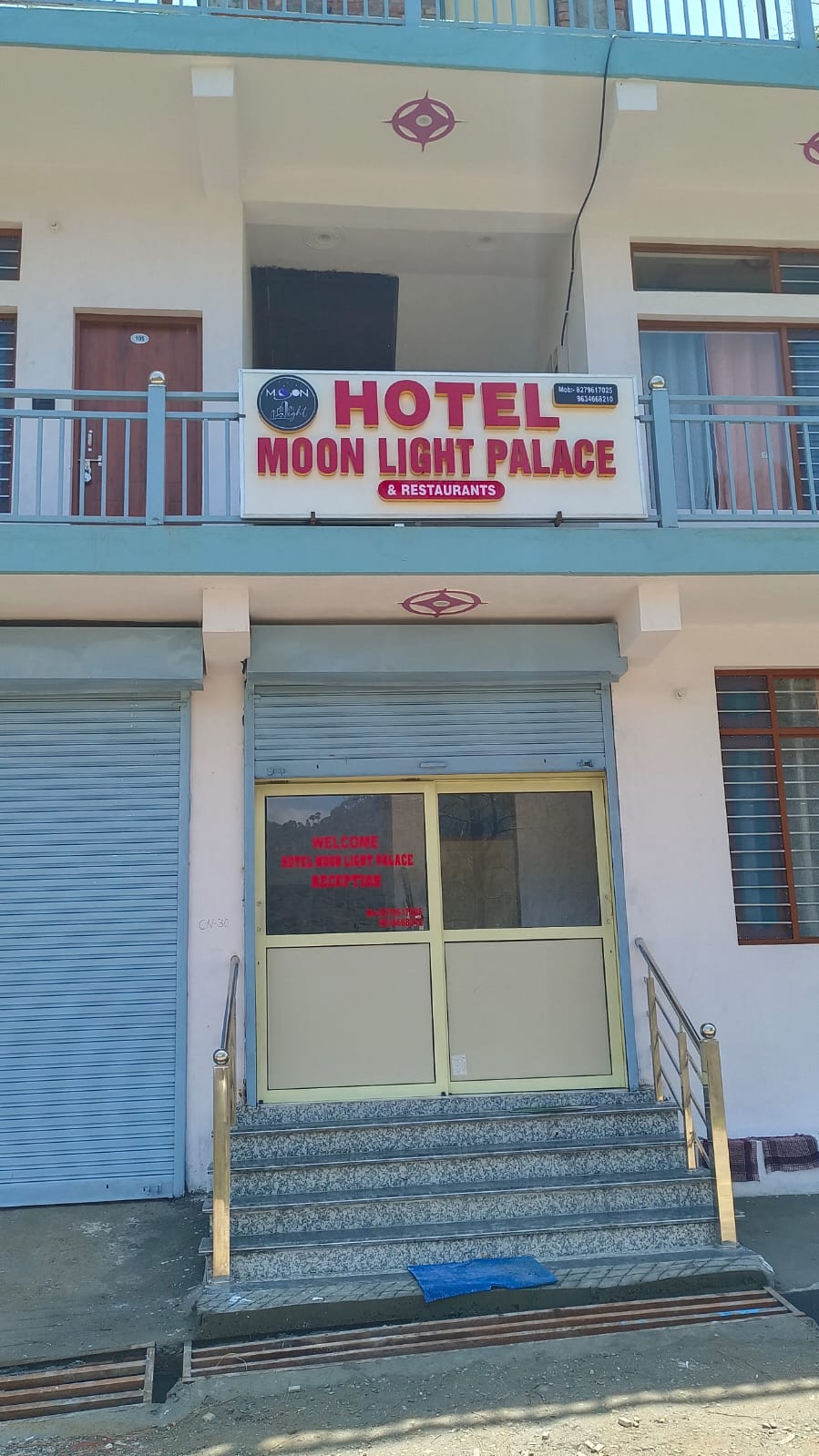 Hotel Moon Light Palace luxury interior in Barkot